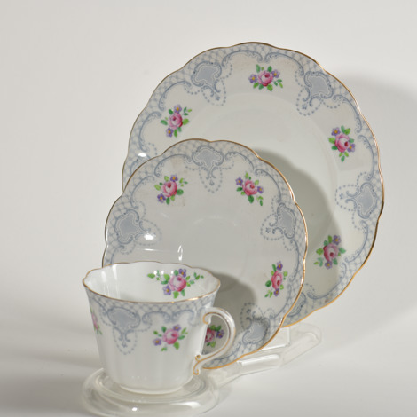 Pretty English floral trio