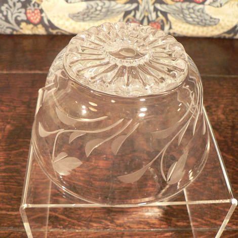 Base of small bowl