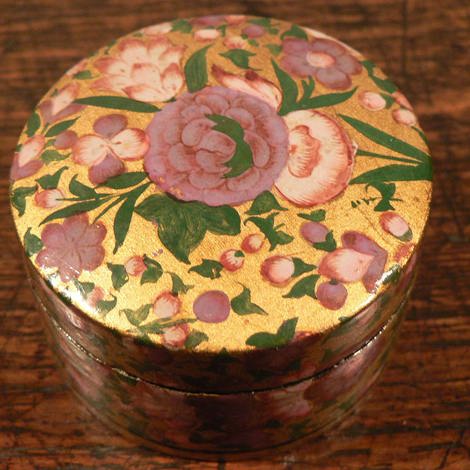 Box lid detail
